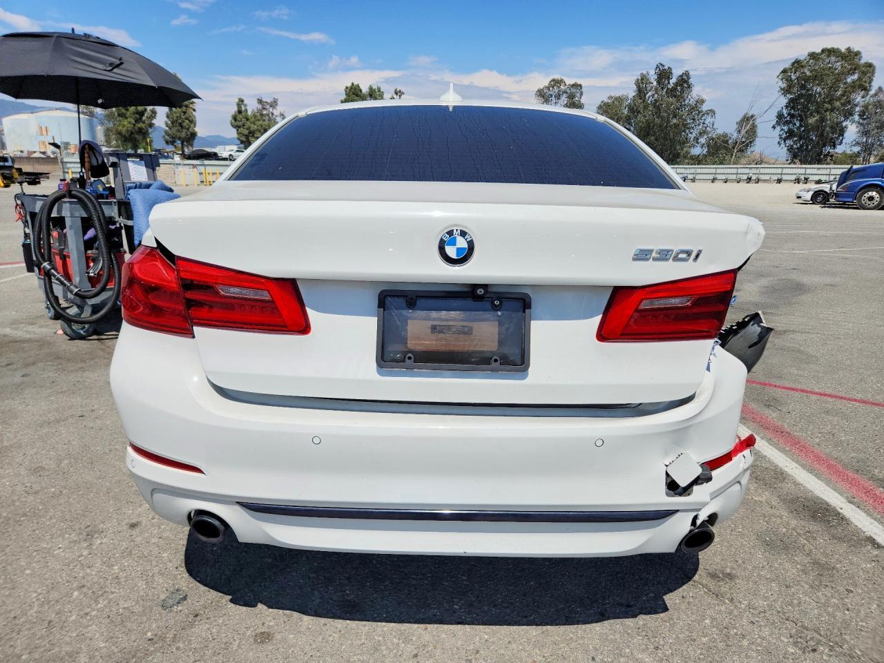2017 BMW 530 I - zdjęcie 6