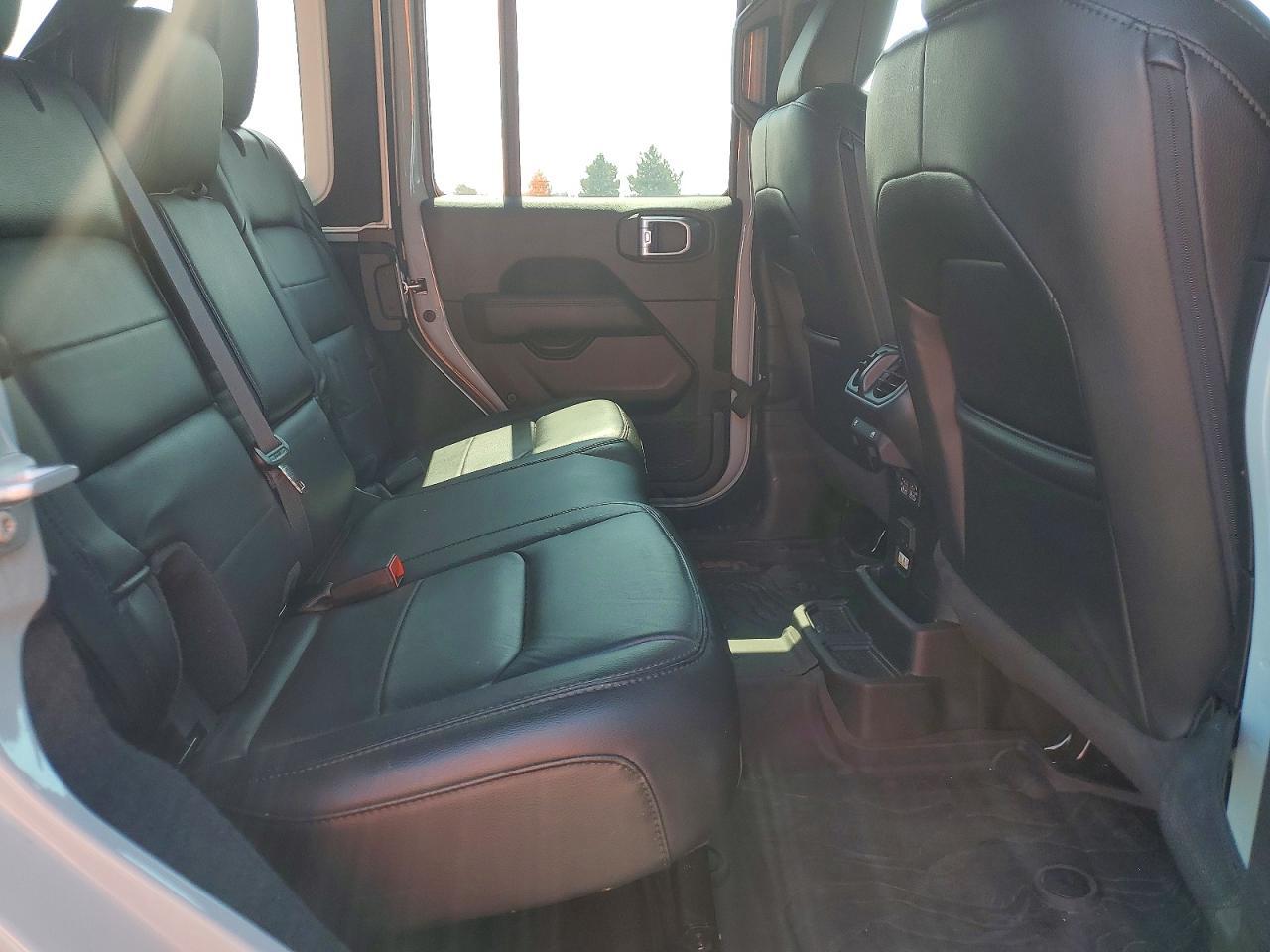2023 Jeep Wrangler Sahara - zdjęcie 11