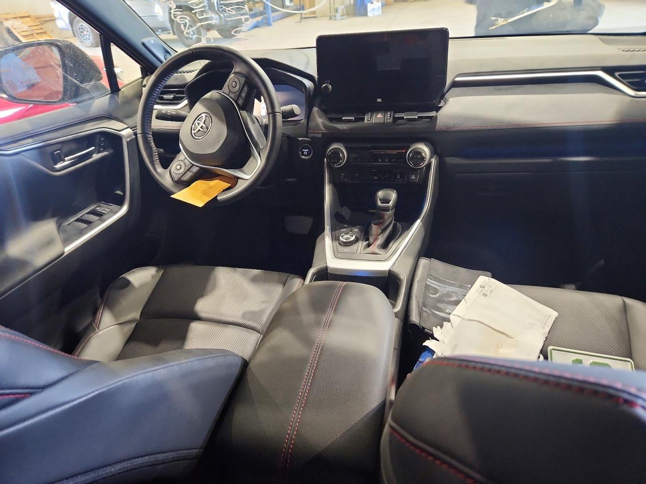 2025 Toyota Rav4 Xse - zdjęcie 8
