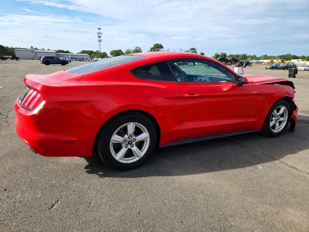2017 Ford Mustang V6 Coupe - zdjęcie 3