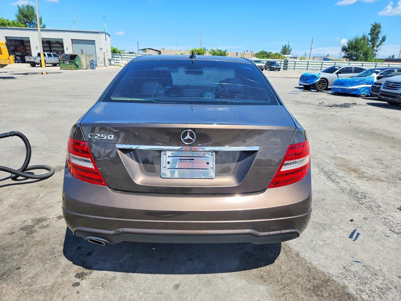 2013 Mercedes-Benz C 250 - zdjęcie 6