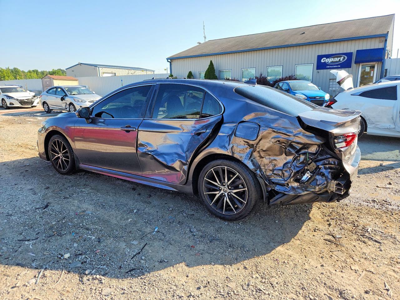 2023 Toyota Camry Se - zdjęcie 2