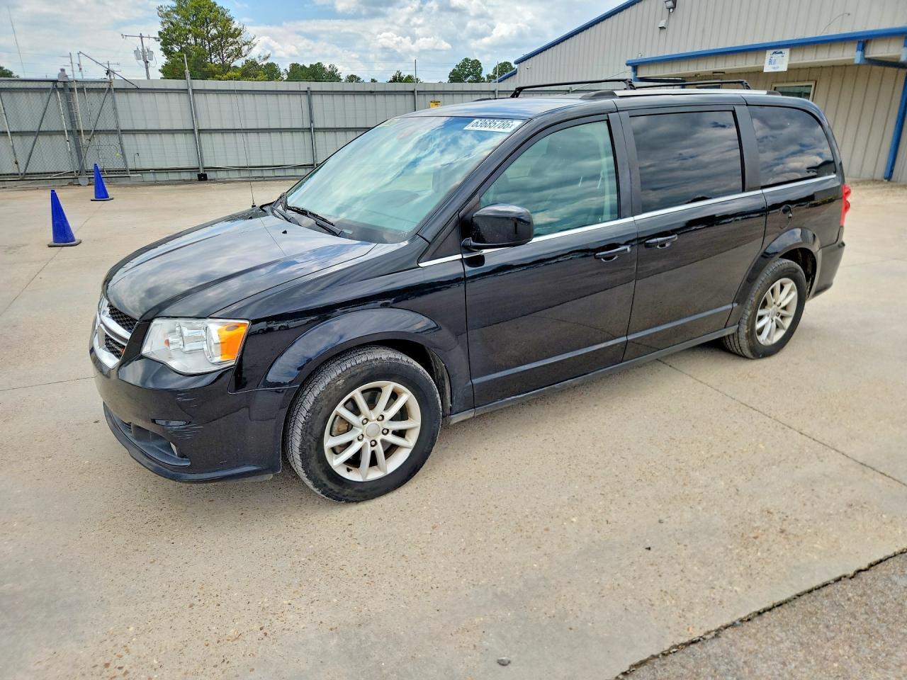 2020 Dodge Grand Caravan Sxt - zdjęcie główne