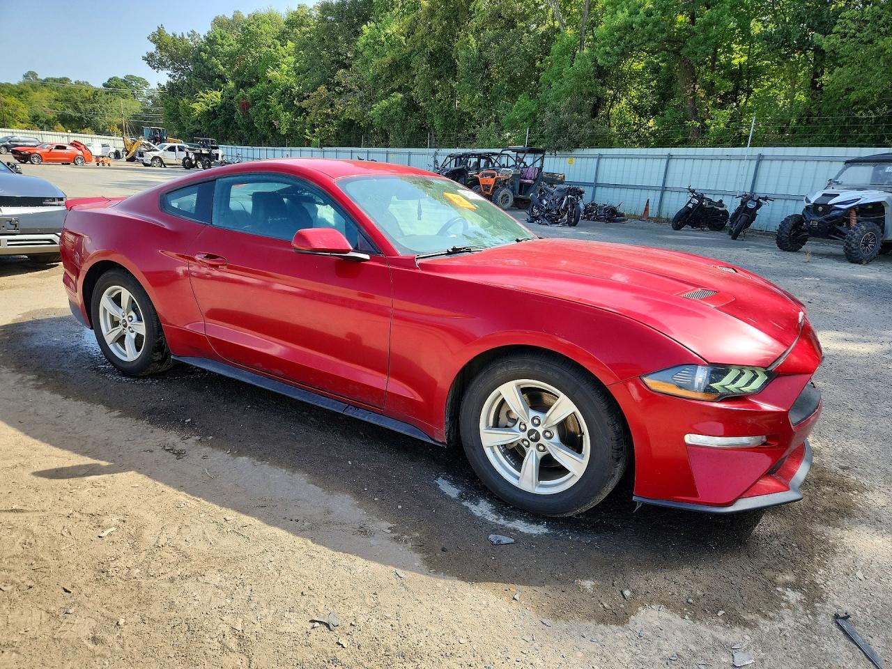 2020 Ford Mustang - zdjęcie 4