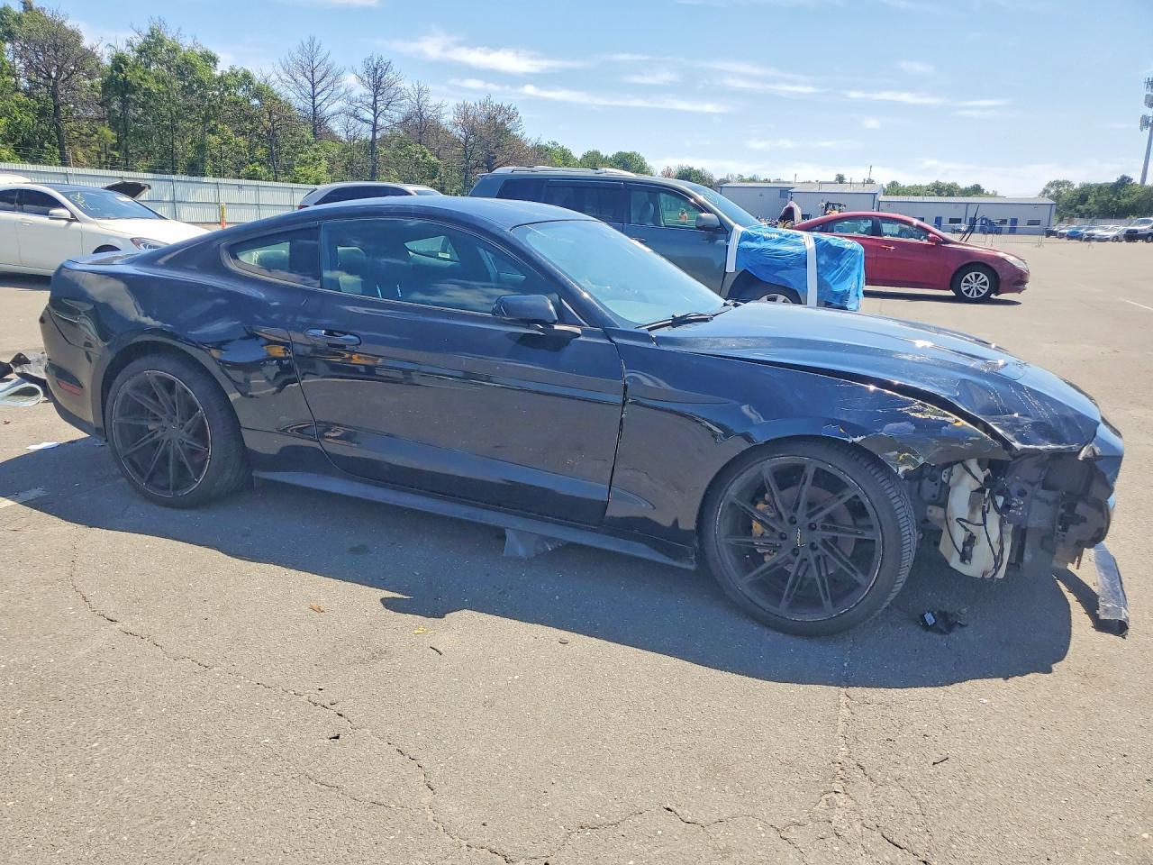 2018 Ford Mustang - zdjęcie 4