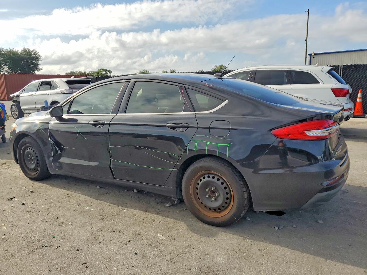 2019 Ford Fusion S - zdjęcie 2