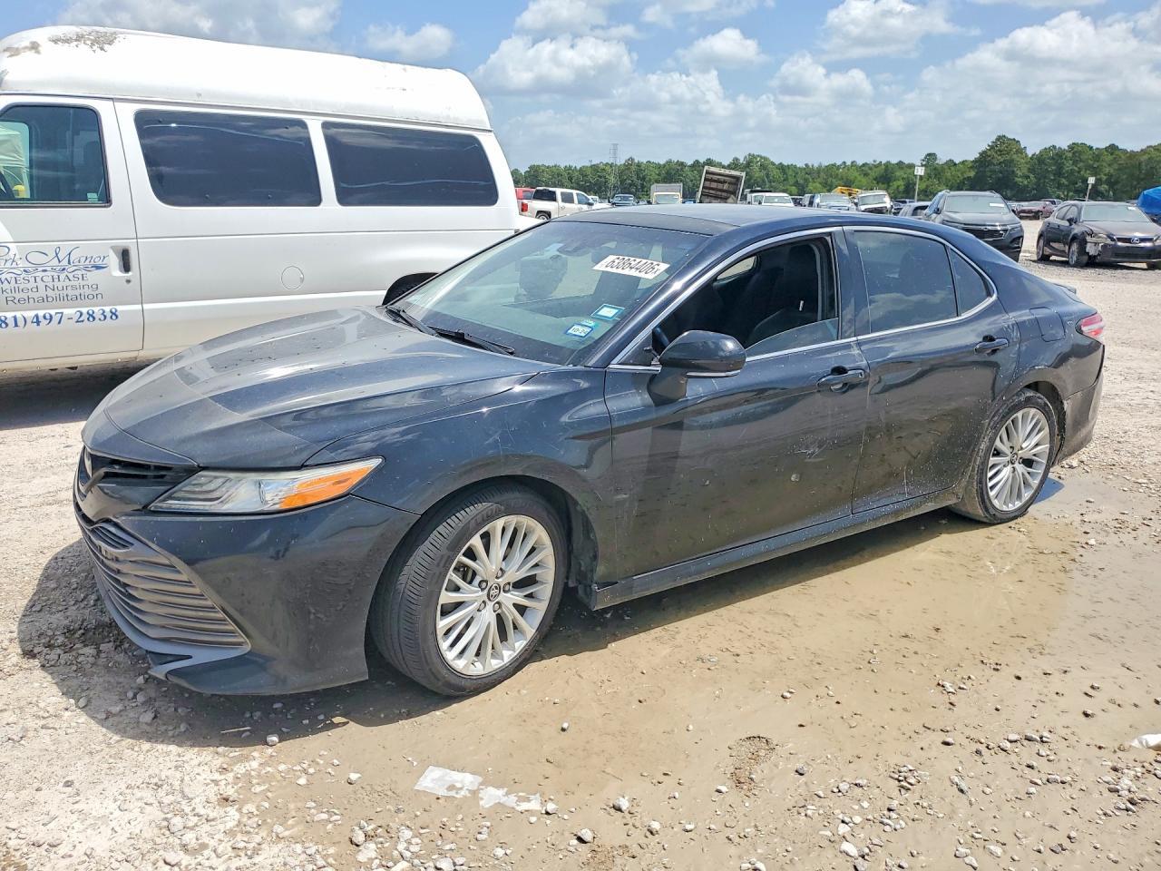2018 Toyota Camry Xle - zdjęcie główne