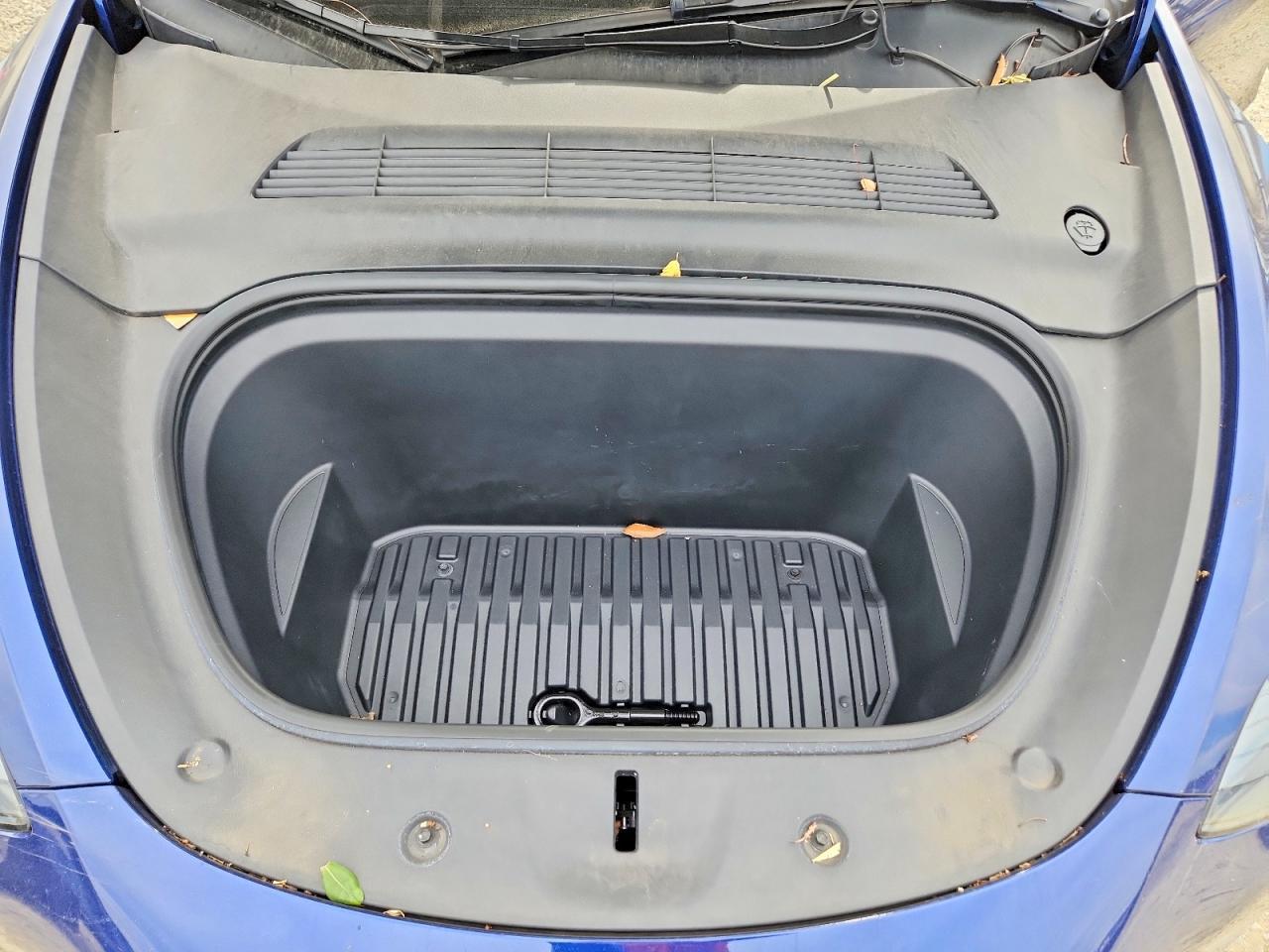2024 Tesla Model Y - zdjęcie 12
