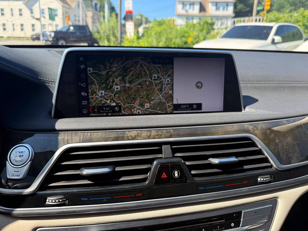 2018 BMW 750 Xi - zdjęcie 9