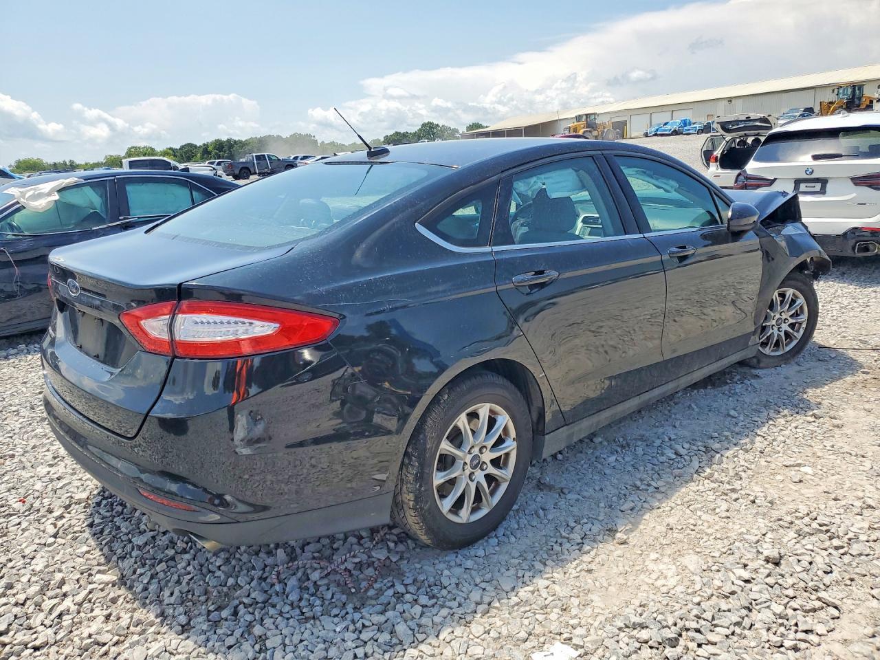 2015 Ford Fusion S - zdjęcie 3