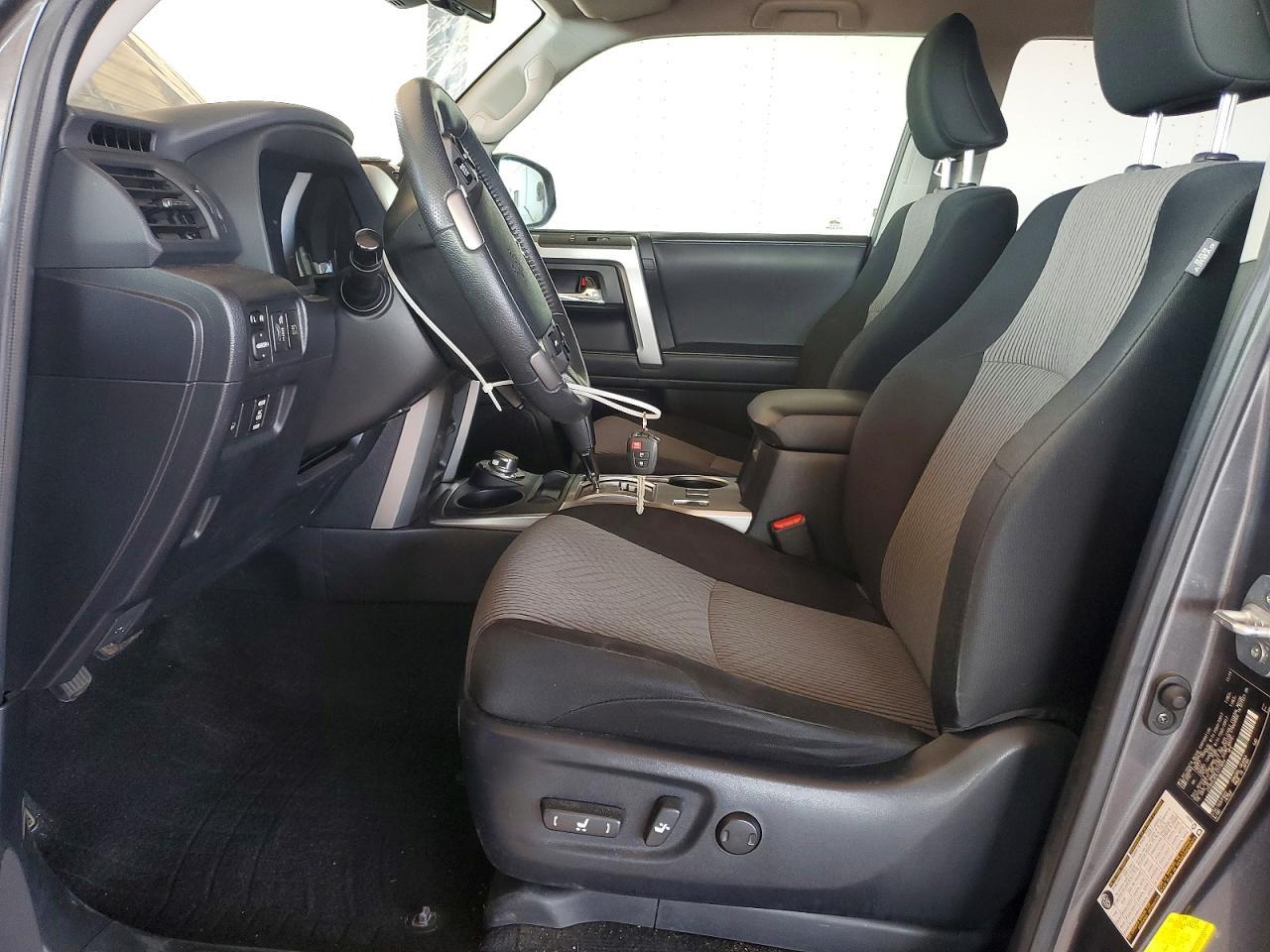 2020 Toyota 4Runner Sr5 - zdjęcie 7