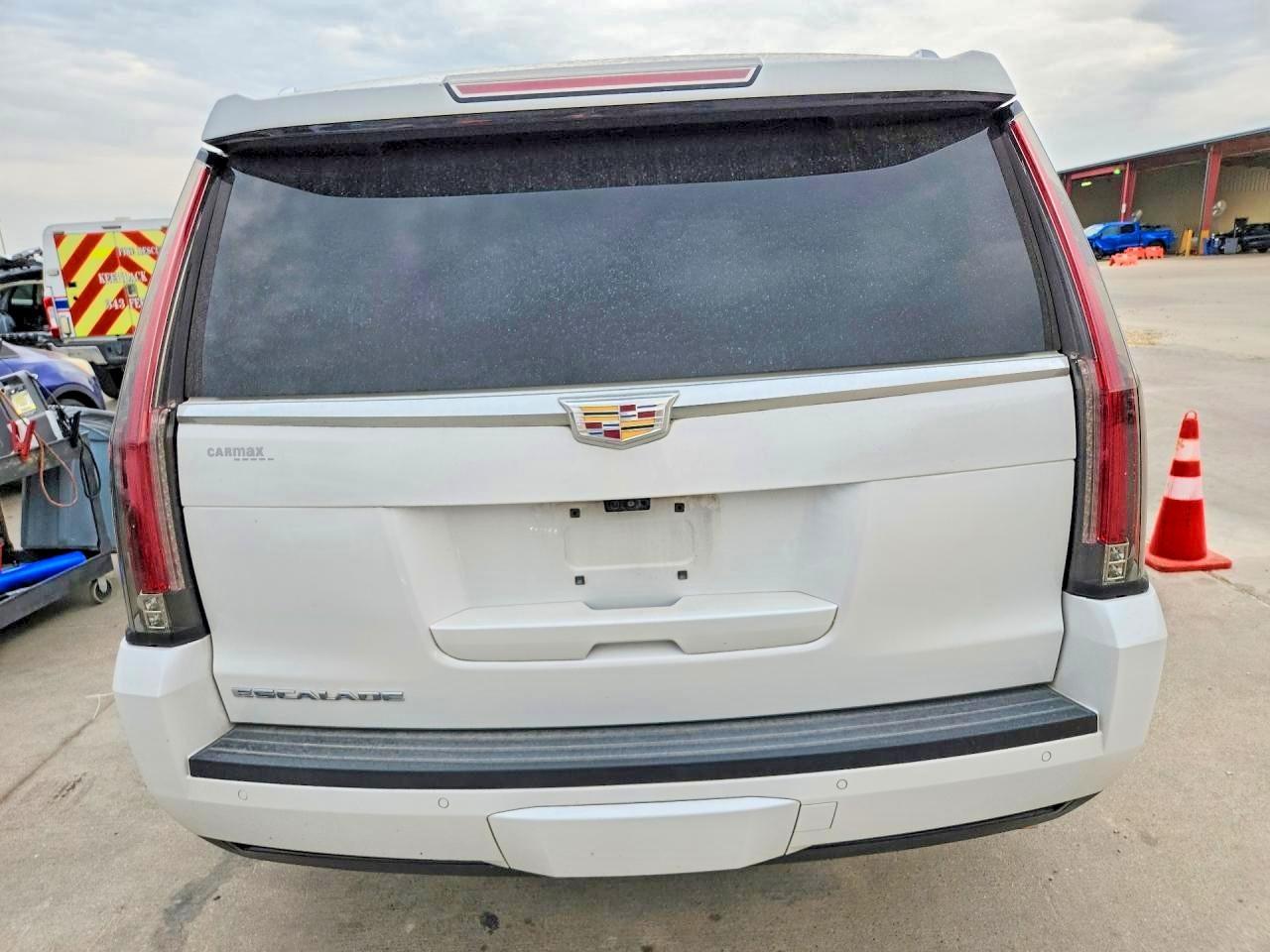 2018 Cadillac Escalade Premium Luxury - zdjęcie 6