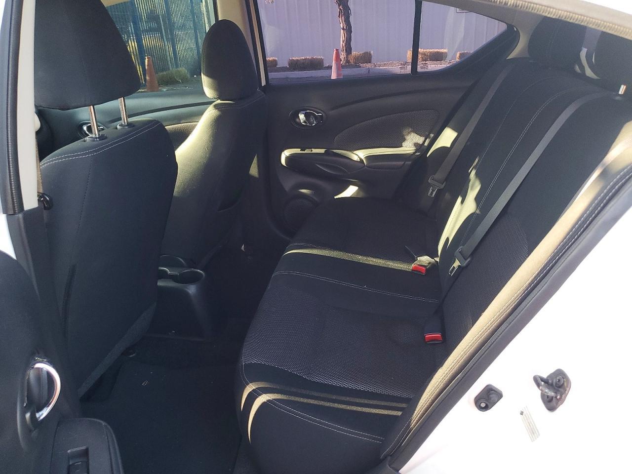 2017 Nissan Versa 1.6 S - zdjęcie 10