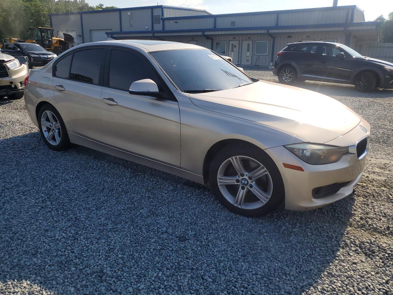 2014 BMW 320 I - zdjęcie 4