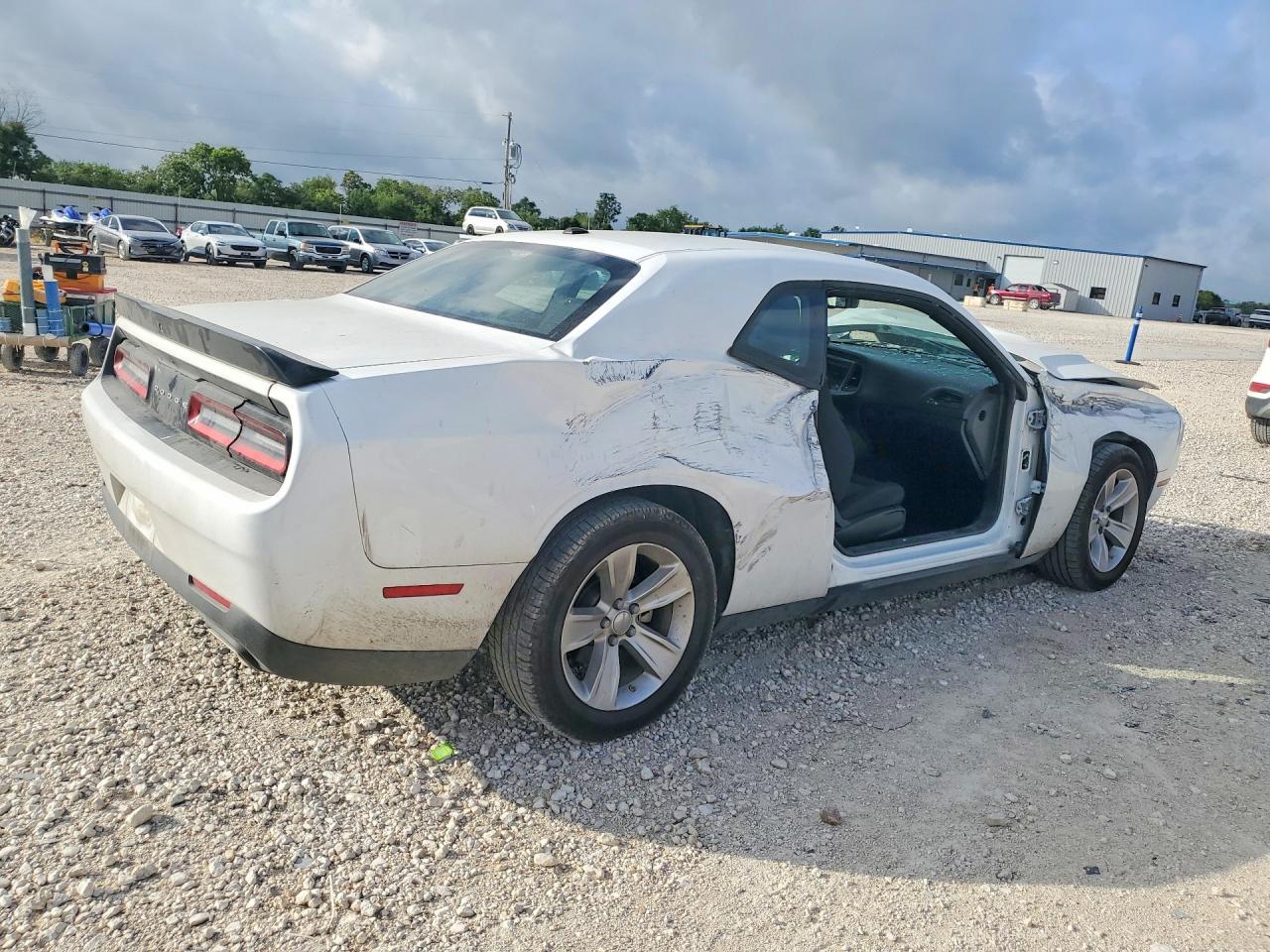 2023 Dodge Challenger Sxt - zdjęcie 3