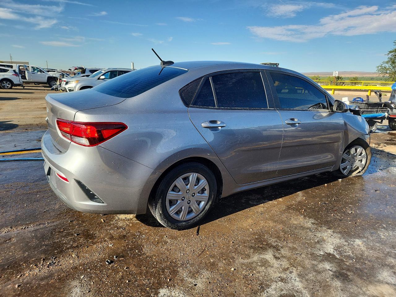 2022 Kia Rio S - zdjęcie 3