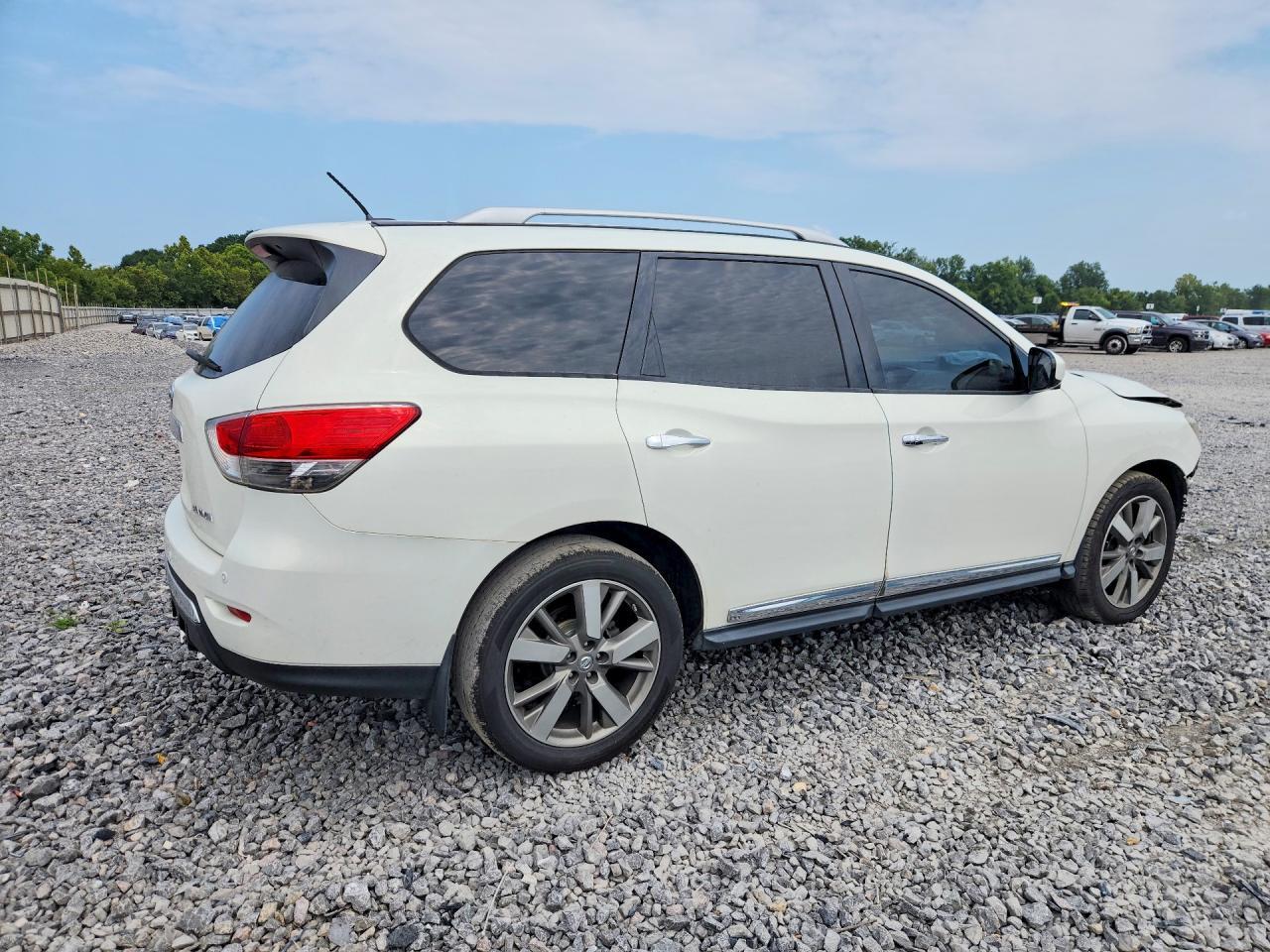 2014 Nissan Pathfinder S - zdjęcie 3