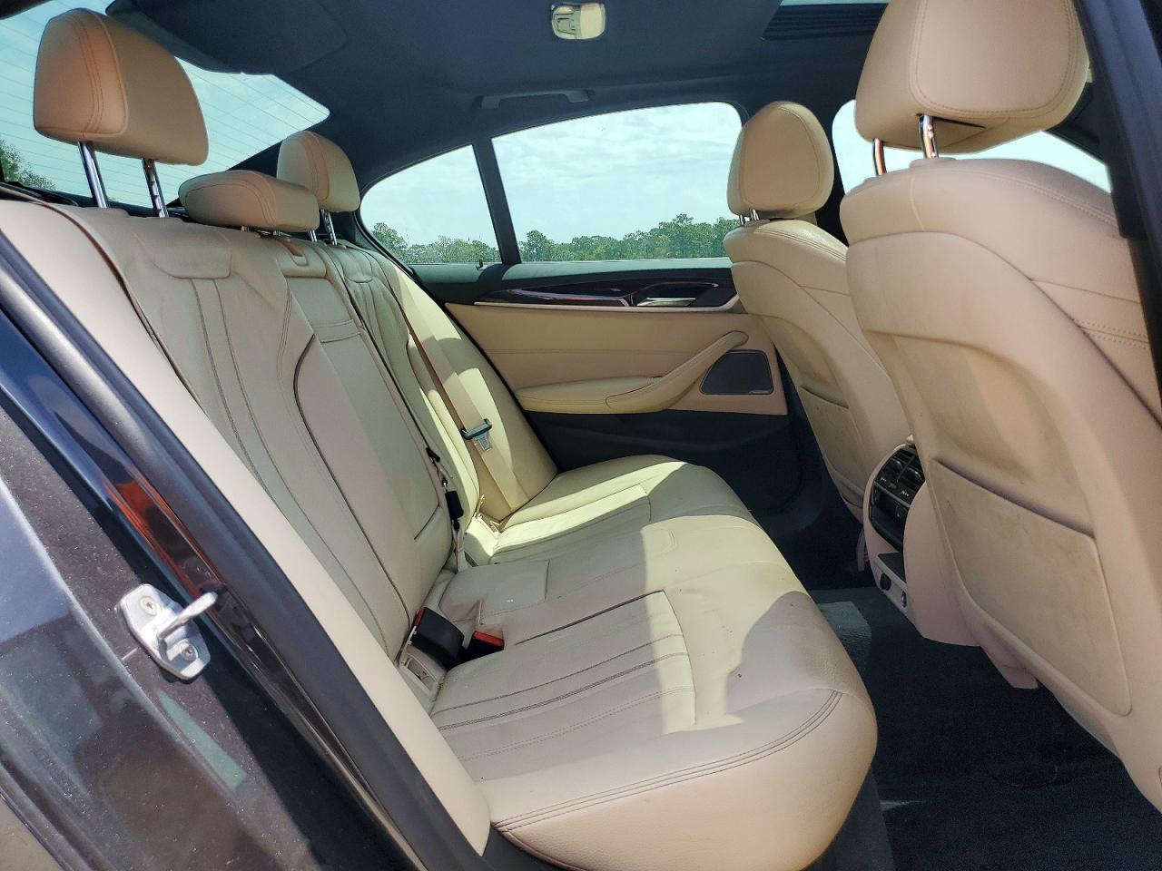 2019 BMW Seria 5 530i - zdjęcie 10