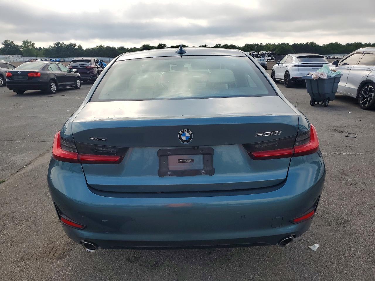 2021 BMW Seria 3 330i - zdjęcie 6