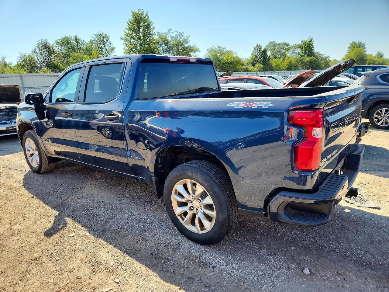 2021 Chevrolet Silverado K1500 Custom - zdjęcie 2