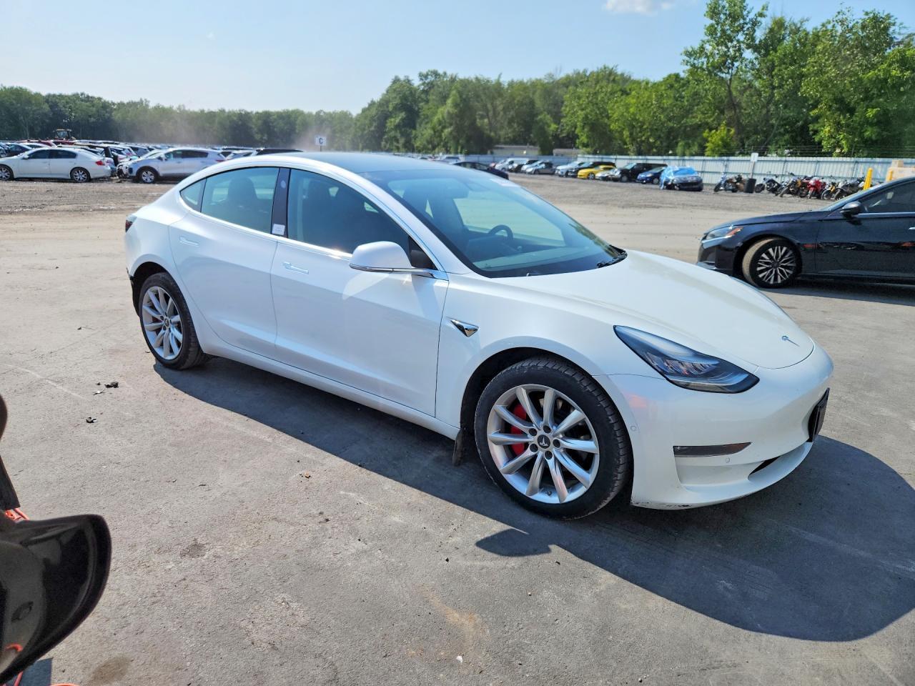 2020 Tesla Model 3 - zdjęcie 4