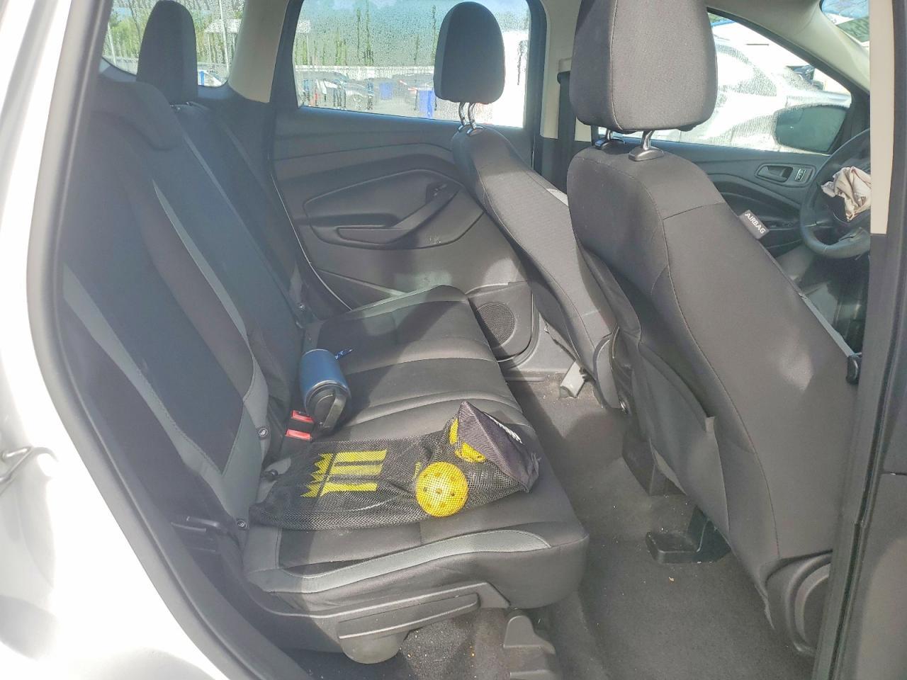 2016 Ford Escape S - zdjęcie 11