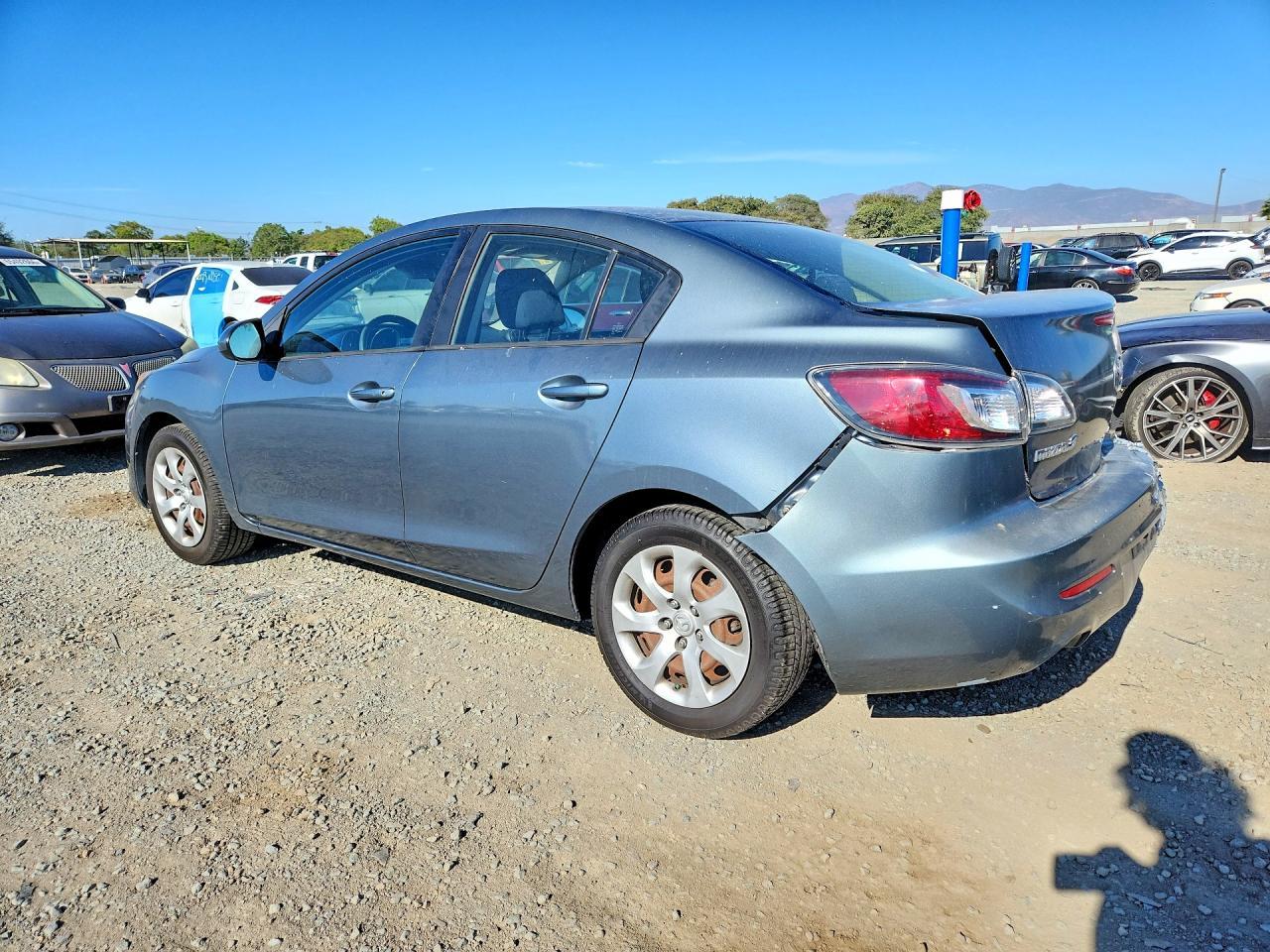 2013 Mazda 3 I - zdjęcie 2
