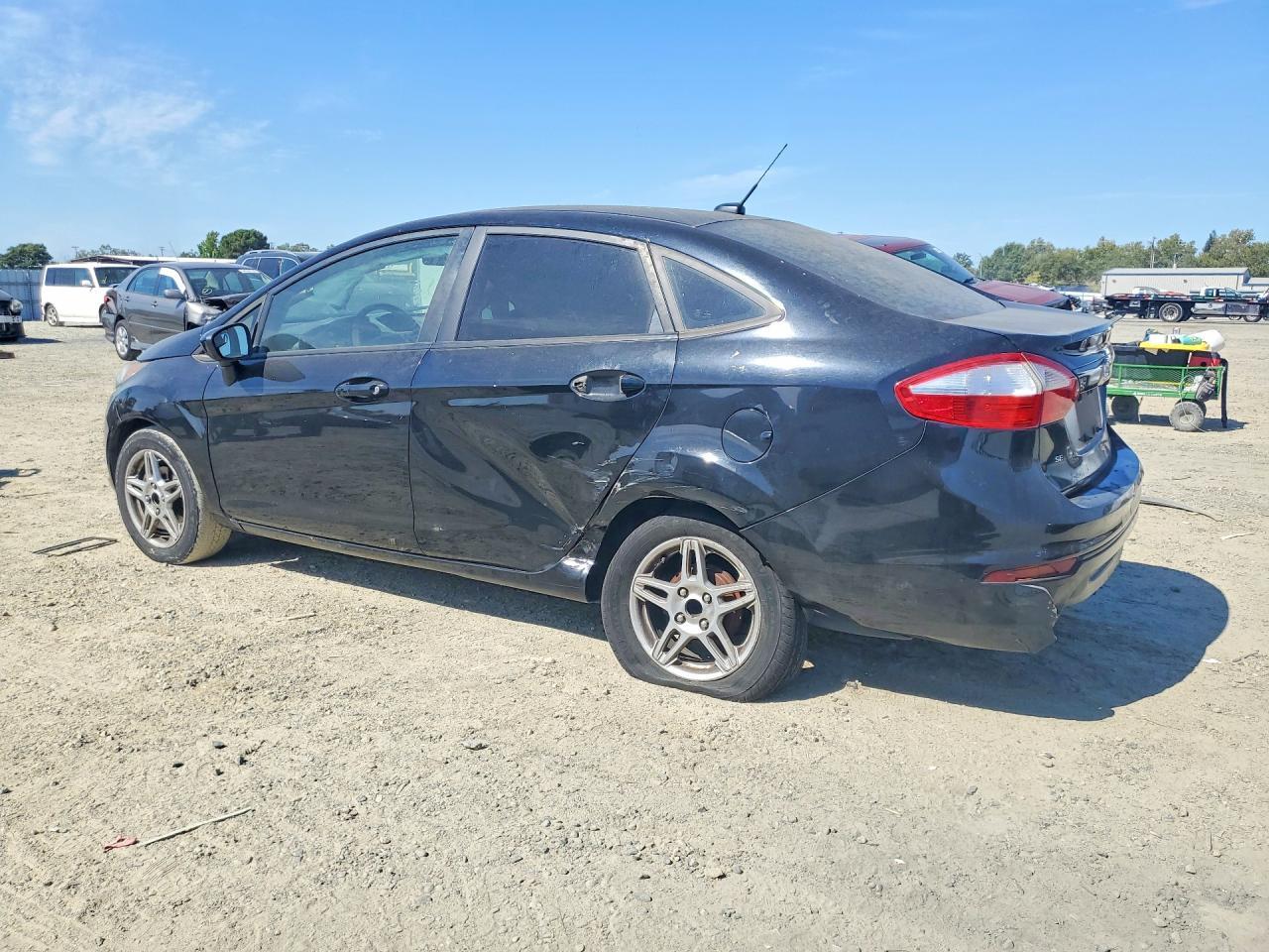 2018 Ford Fiesta Se - zdjęcie 2