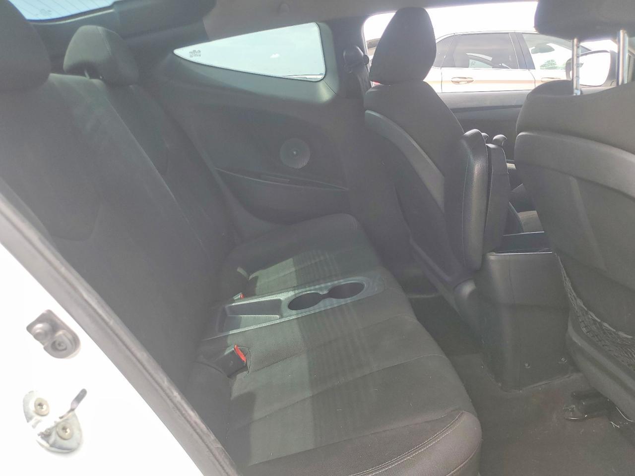 2015 Hyundai Veloster Base - zdjęcie 10