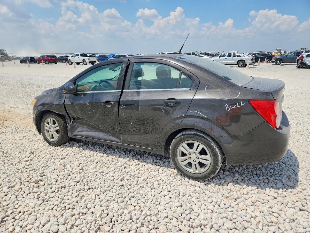 2013 Chevrolet Sonic Lt Auto - zdjęcie 2
