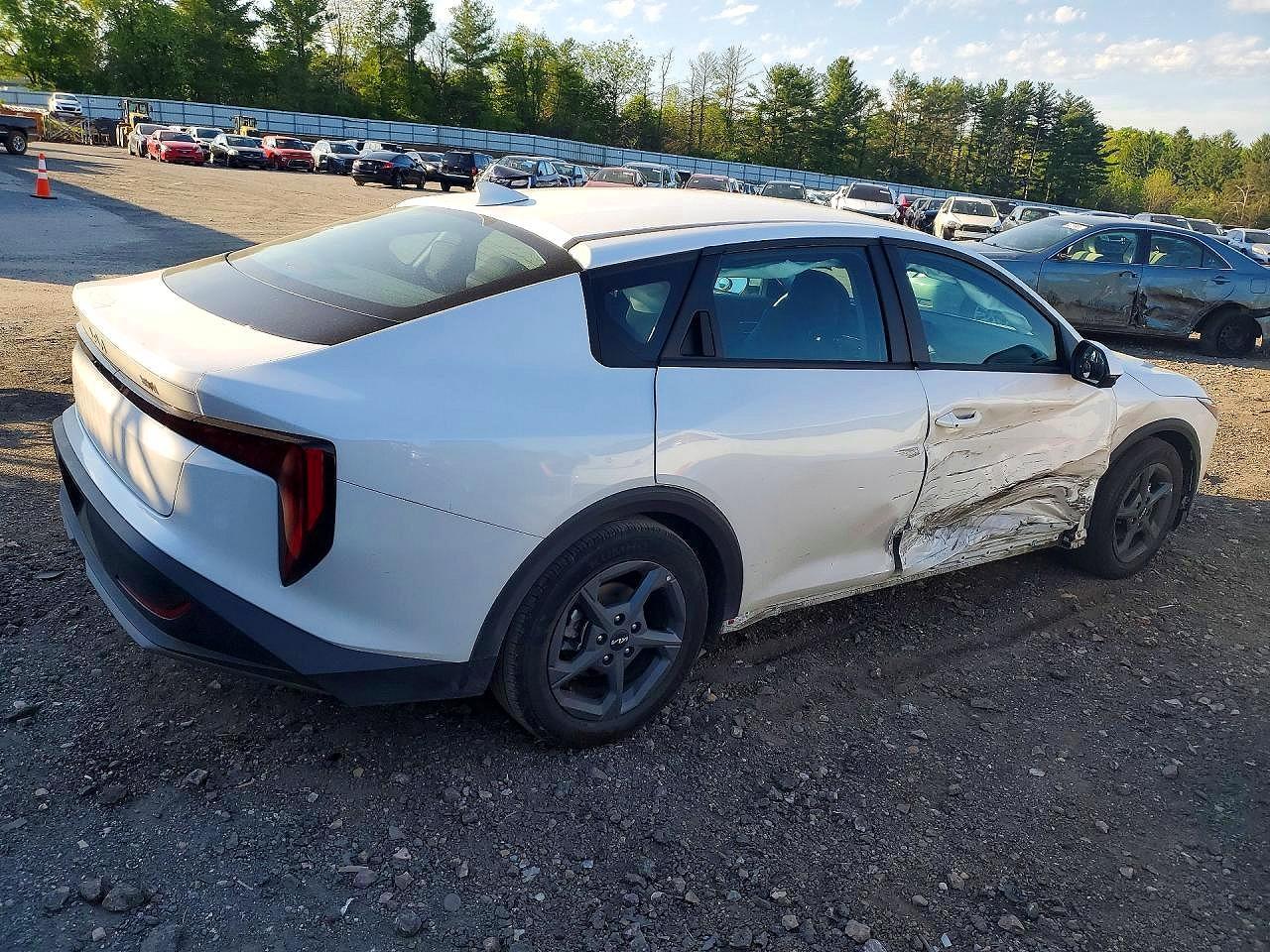 2025 Kia K4 Lxs - zdjęcie 3