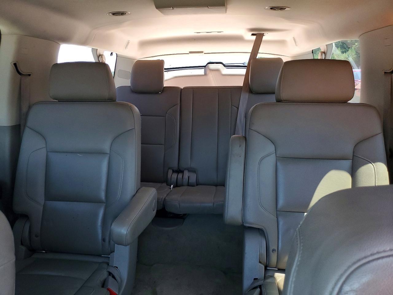 2016 Chevrolet Suburban K1500 Lt - zdjęcie 10