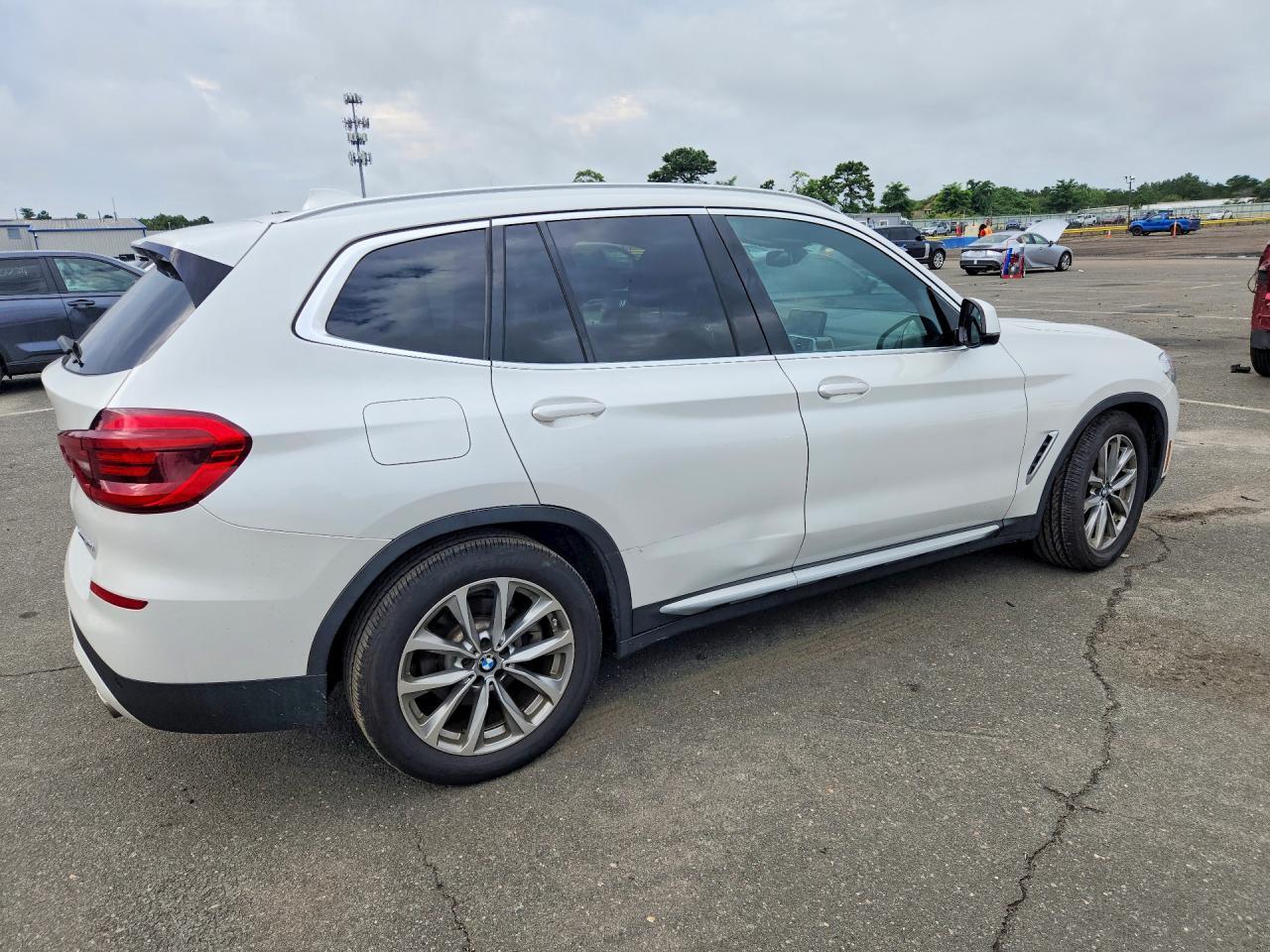 2019 BMW X3 xDrive30I - zdjęcie 3