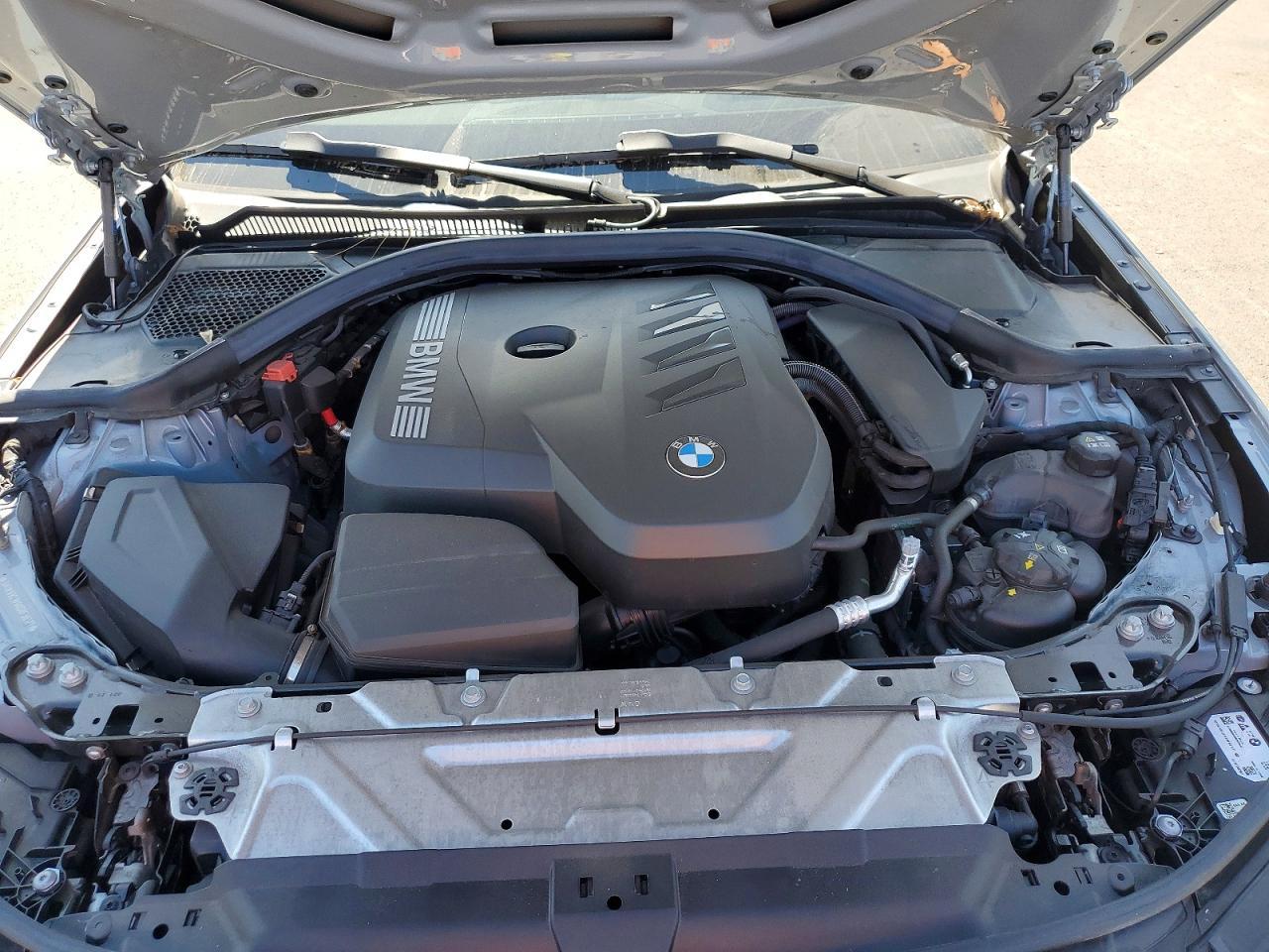 2025 BMW 330I - zdjęcie 11
