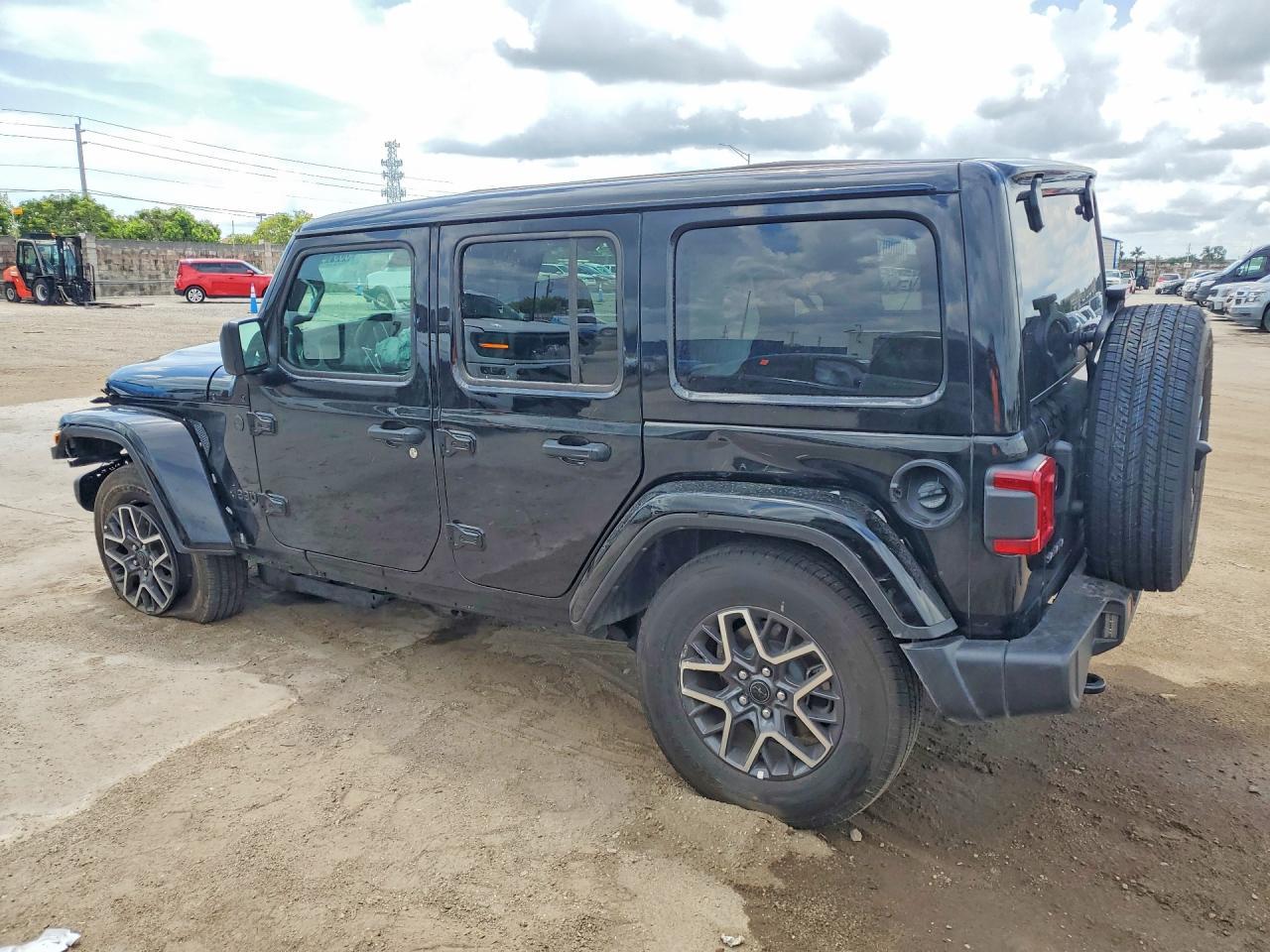 2026 Jeep Wrangler Sahara - zdjęcie 2