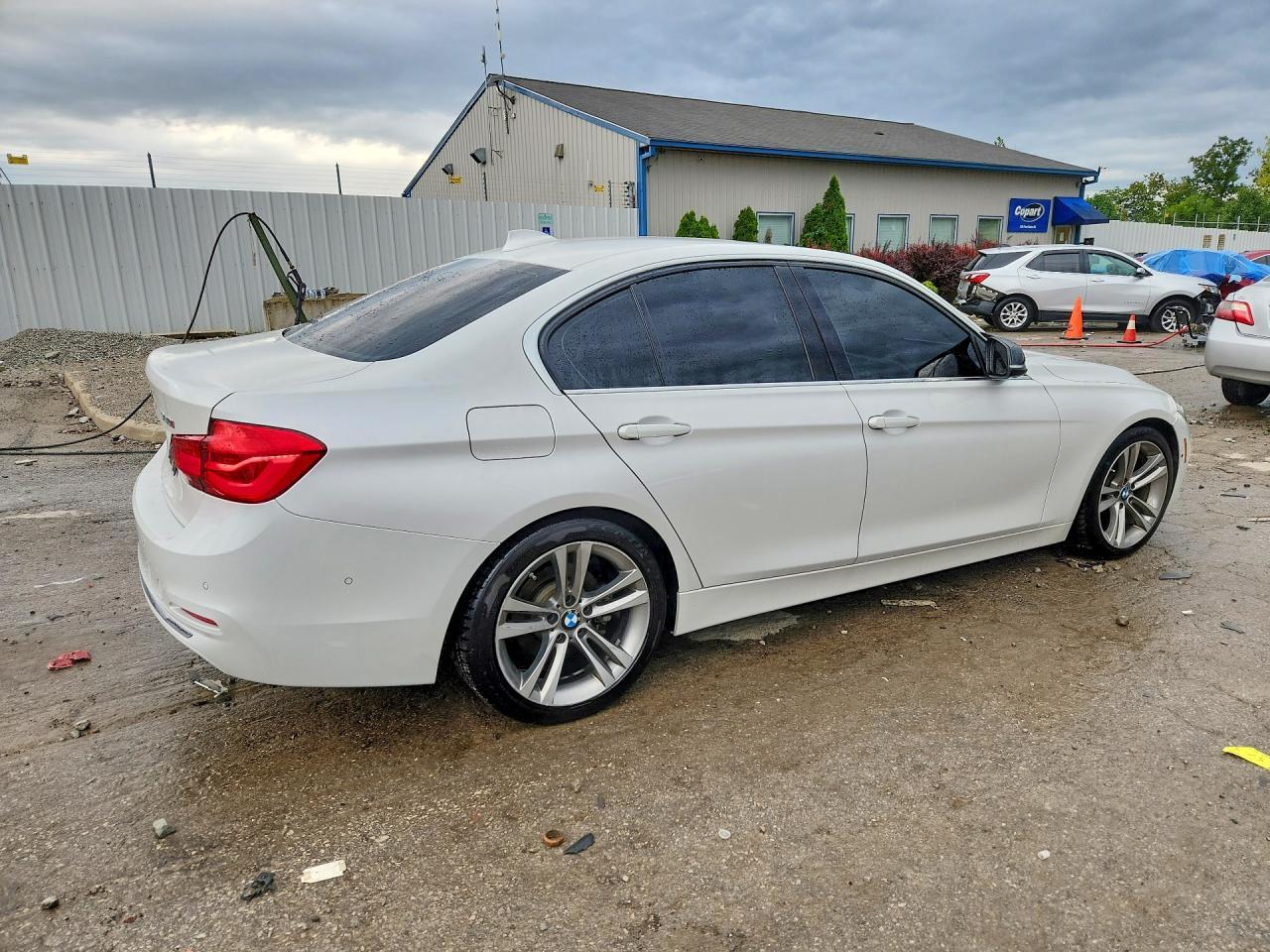 2018 BMW Seria 3 330i - zdjęcie 3