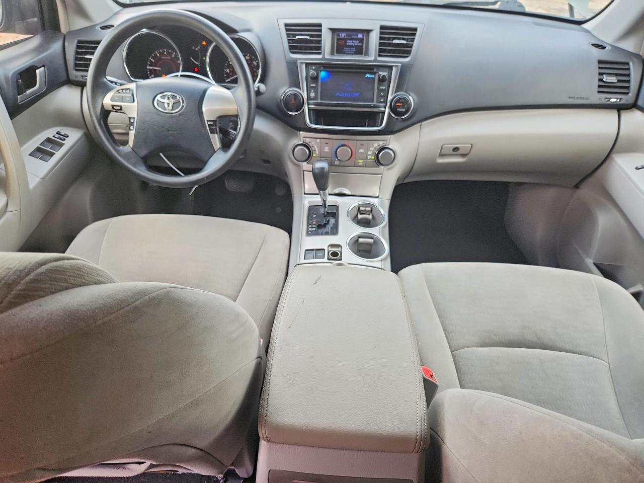 2013 Toyota Highlander Plus - zdjęcie 8