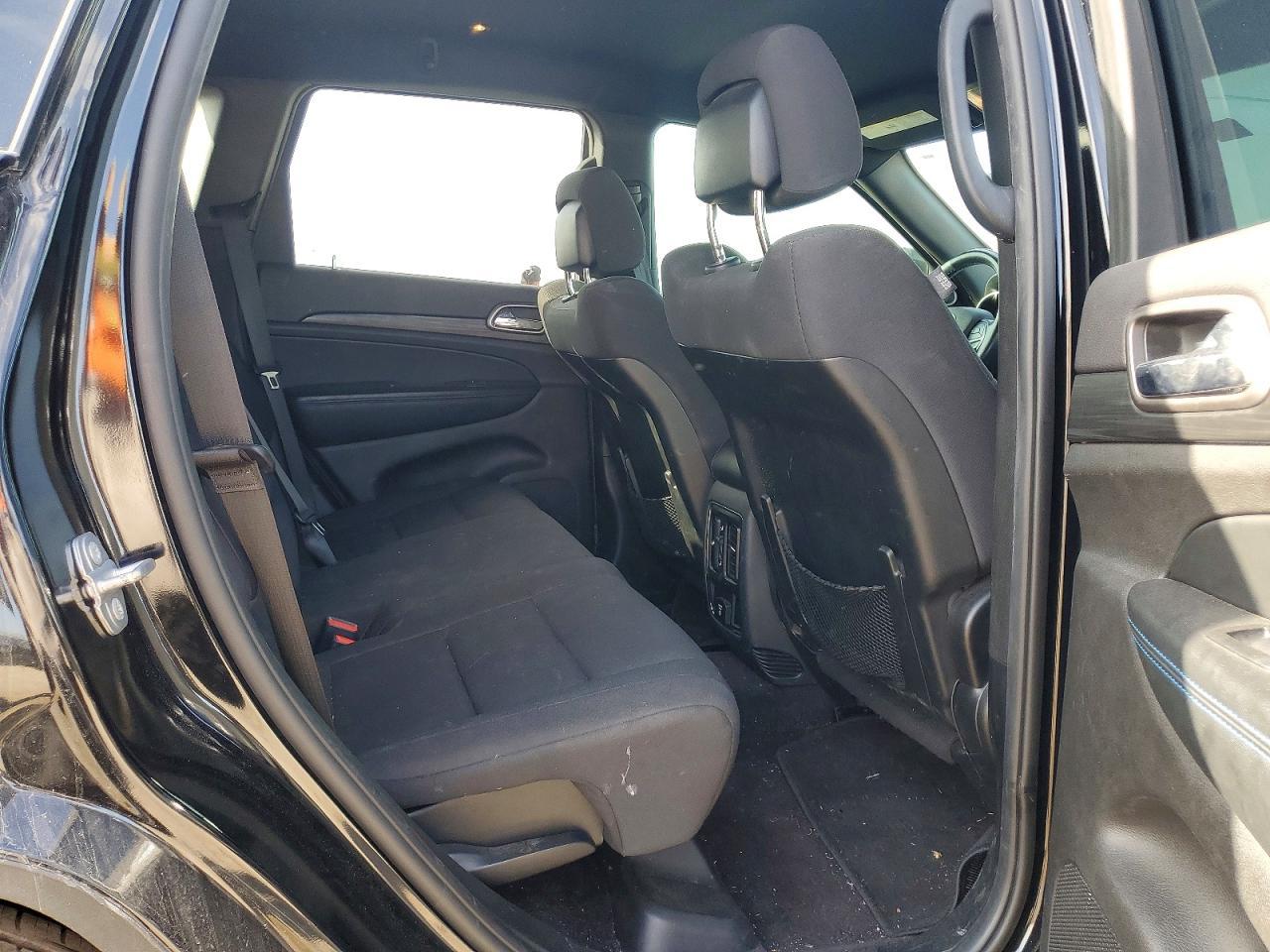 2019 Jeep Grand Cherokee Laredo - zdjęcie 10