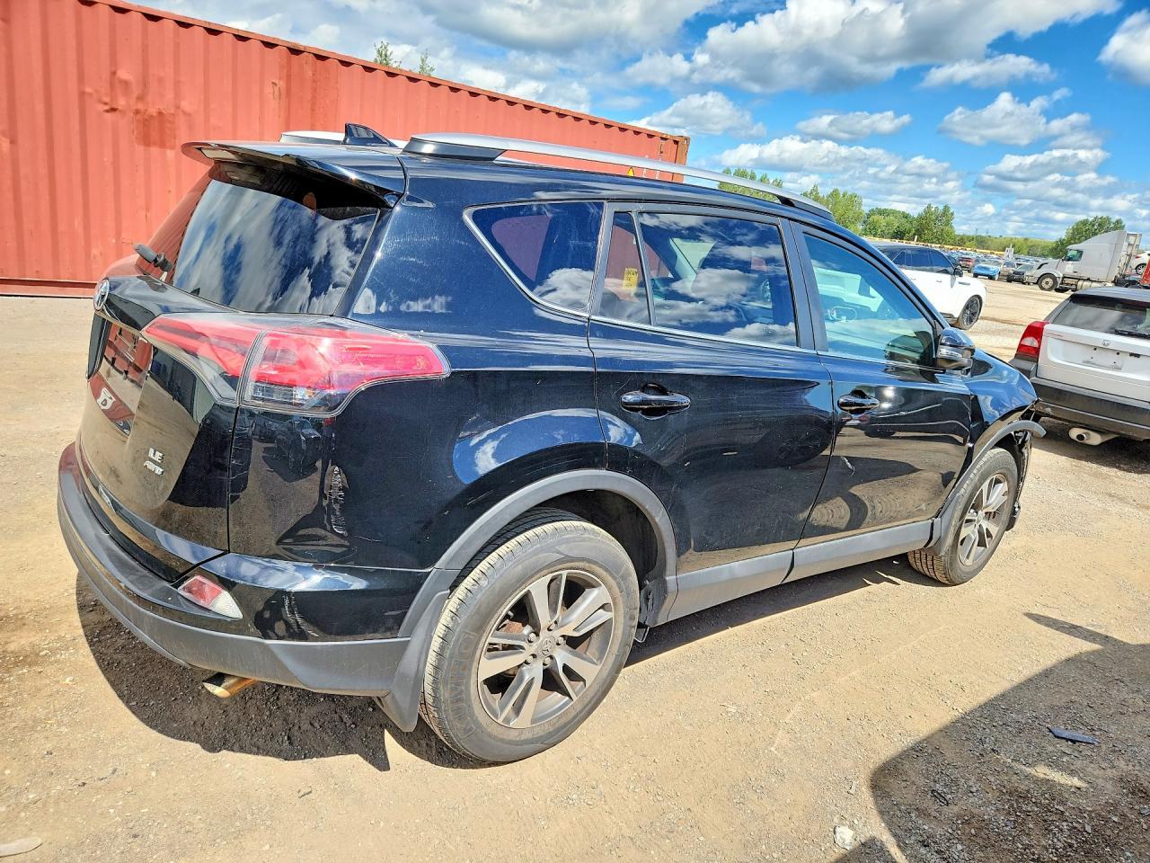 2018 Toyota Rav4 Le - zdjęcie 3