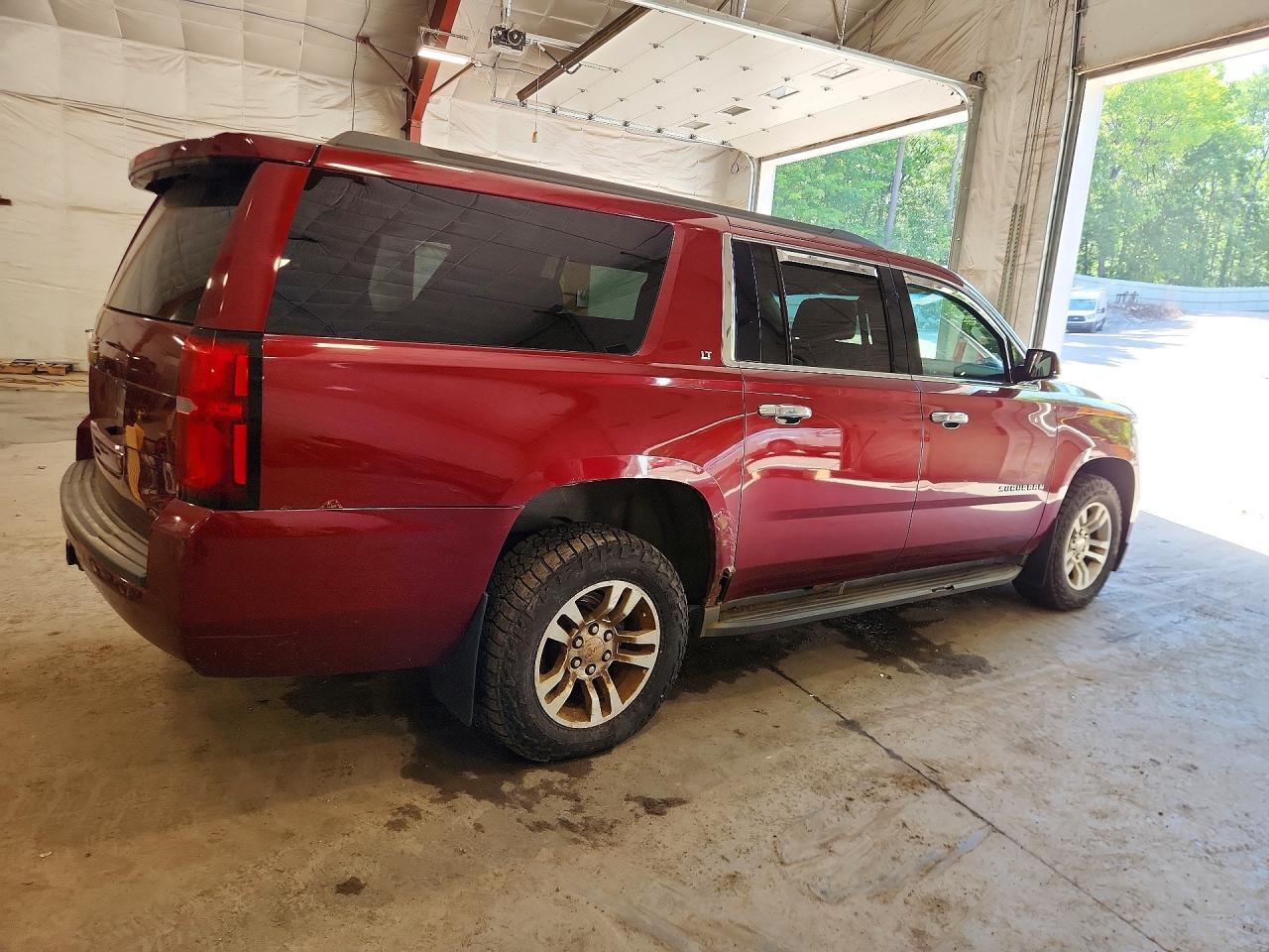 2016 Chevrolet Suburban K1500 Lt - zdjęcie 3