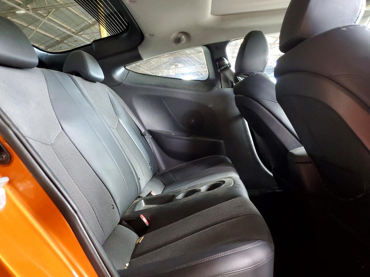 2013 Hyundai Veloster Base - zdjęcie 10