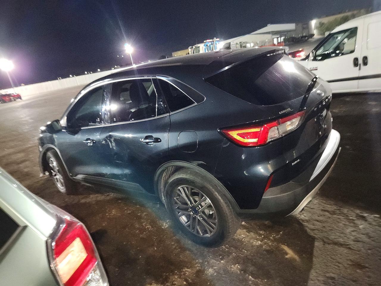 2022 Ford Escape Sel - zdjęcie 2