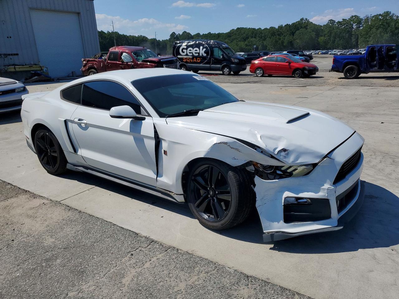 2015 Ford Mustang - zdjęcie 4