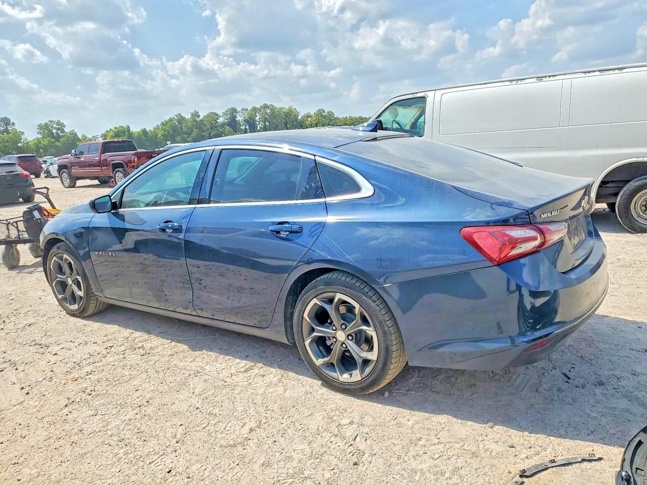 2020 Chevrolet Malibu Lt - zdjęcie 2