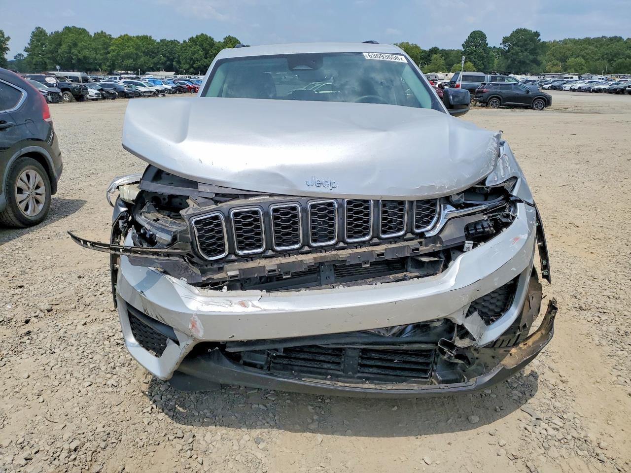 2023 Jeep Grand Cherokee Laredo - zdjęcie 5