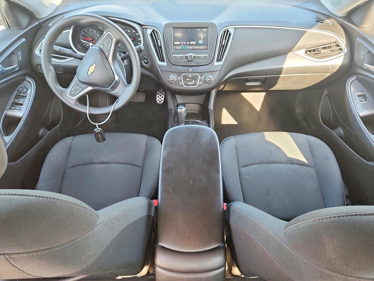 2016 Chevrolet Malibu Ls - zdjęcie 8