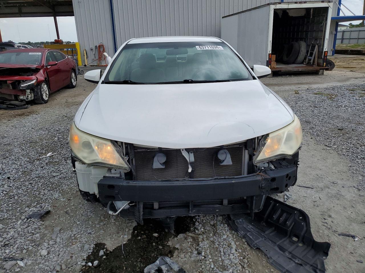 2014 Toyota Camry Le - zdjęcie 5
