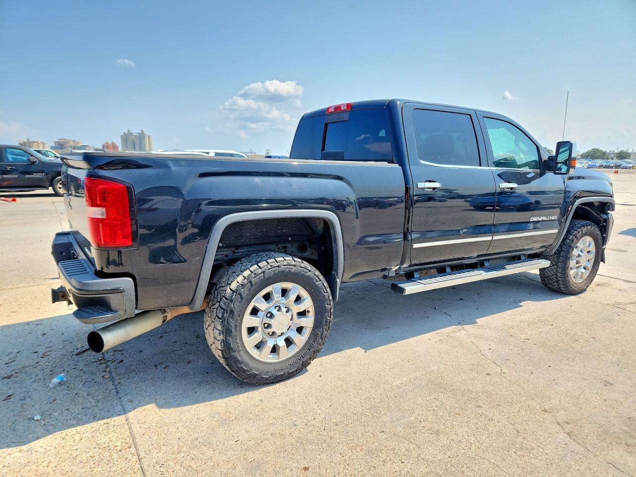 2016 GMC Sierra K2500 Denali - zdjęcie 3