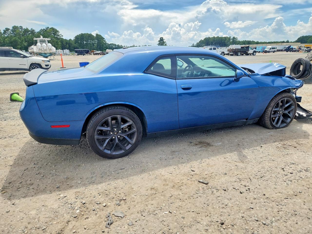 2022 Dodge Challenger Sxt - zdjęcie 3