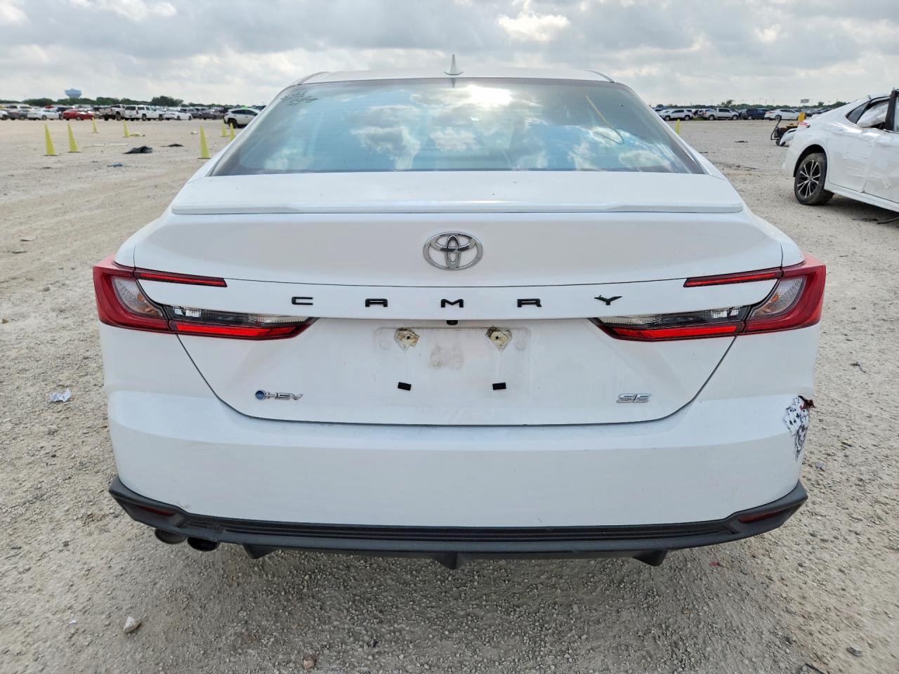 2026 Toyota Camry Se - zdjęcie 6